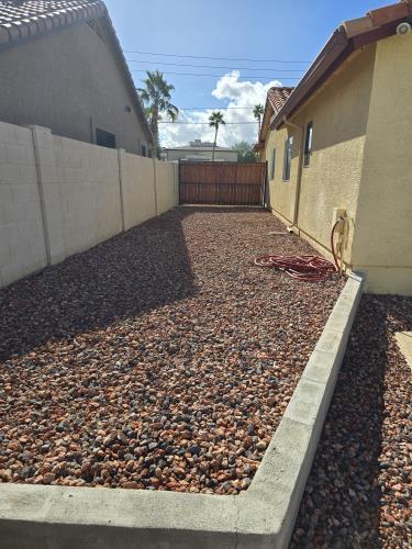 802 East Roberts Road Phoenix, AZ 85022 - Photo 47 of 48