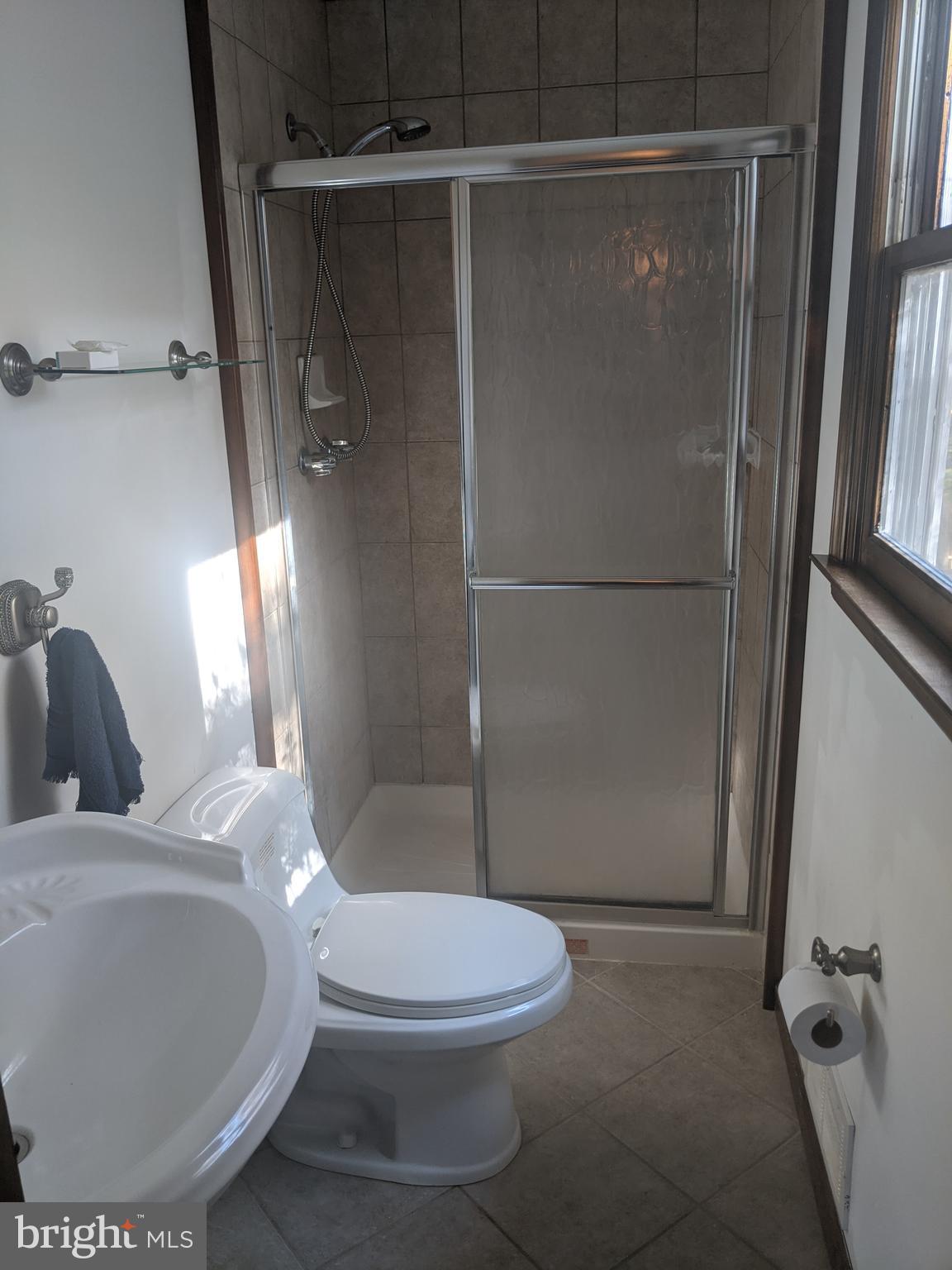 23 Azalea Way Hamilton, NJ 08690 - Photo 23 of 34 master bath