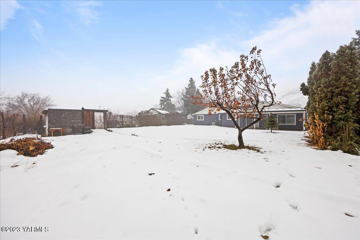 191 Klockhamer Road Naches, WA 98937 - Photo 25 of 28 a view of snow on the road