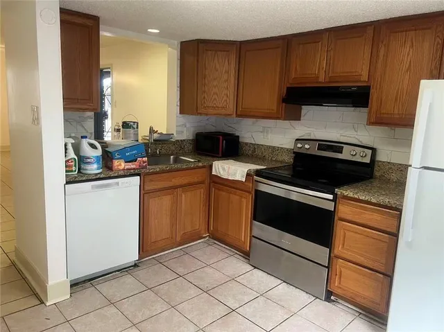 $1,400 | 6200 Riverside Drive, Unit 404, Metairie, LA 70003