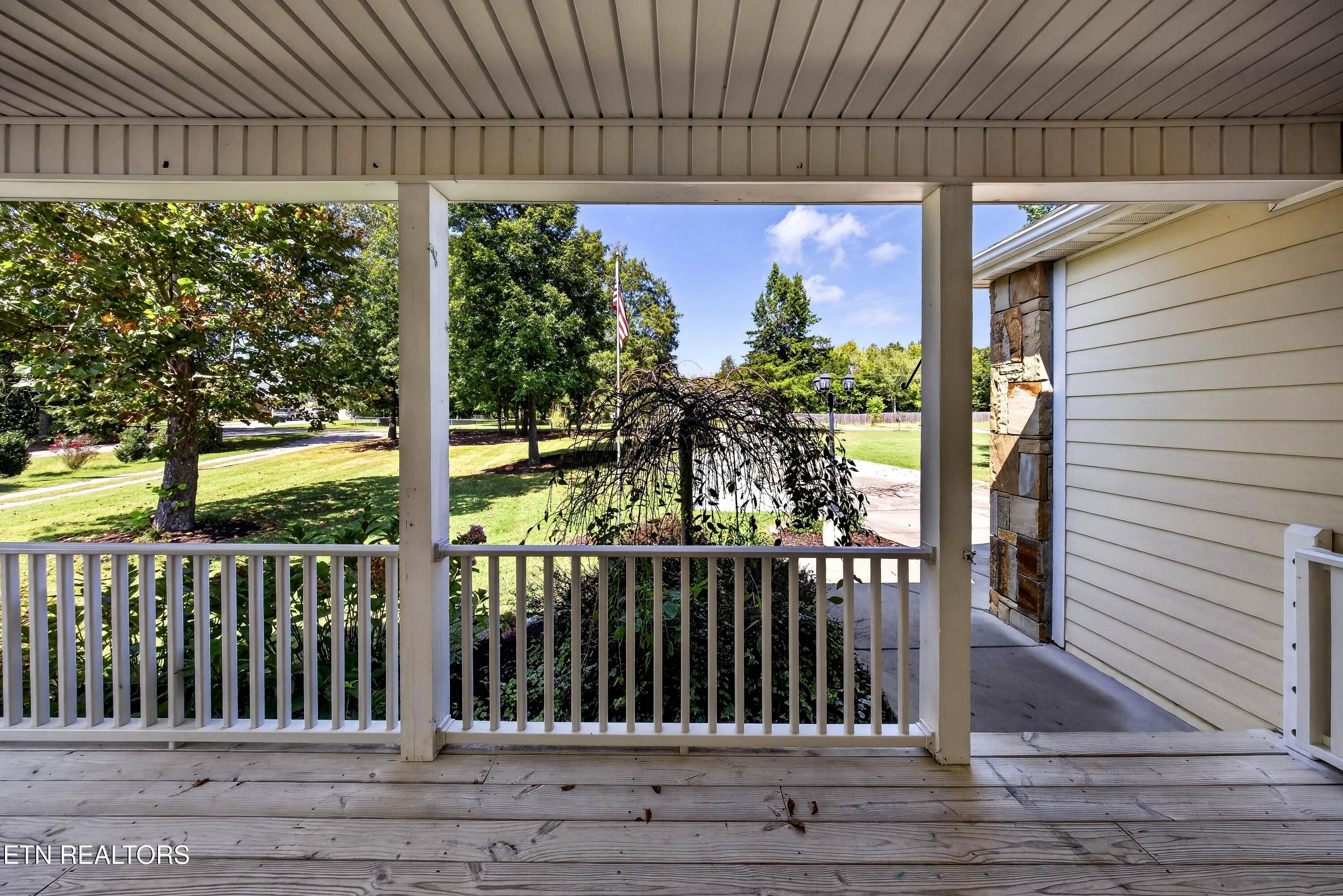 4710 Messer Lane Powell, TN 37849 - Photo 8 of 40 Covered Front Porch View