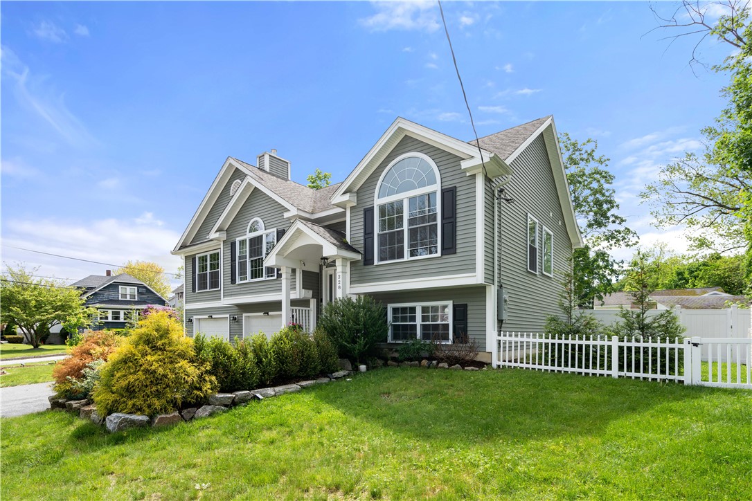 228 Morse Avenue Woonsocket, RI 02895 - Photo 3 of 33
