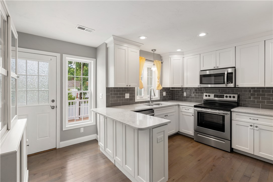 228 Morse Avenue Woonsocket, RI 02895 - Photo 10 of 33