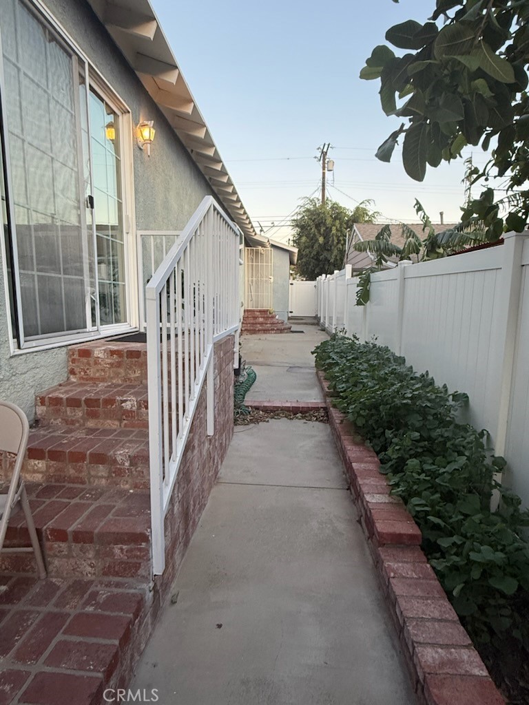 10549 Rhodesia Avenue Sunland, CA 91040 - Photo 14 of 15