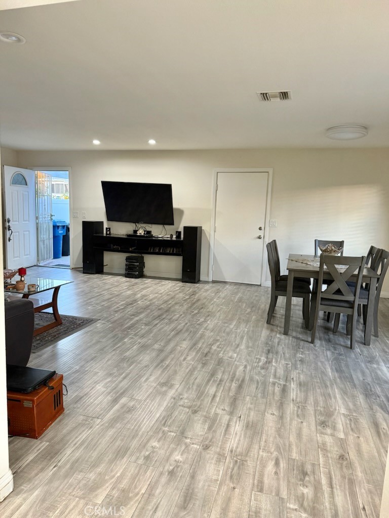 10549 Rhodesia Avenue Sunland, CA 91040 - Photo 5 of 15