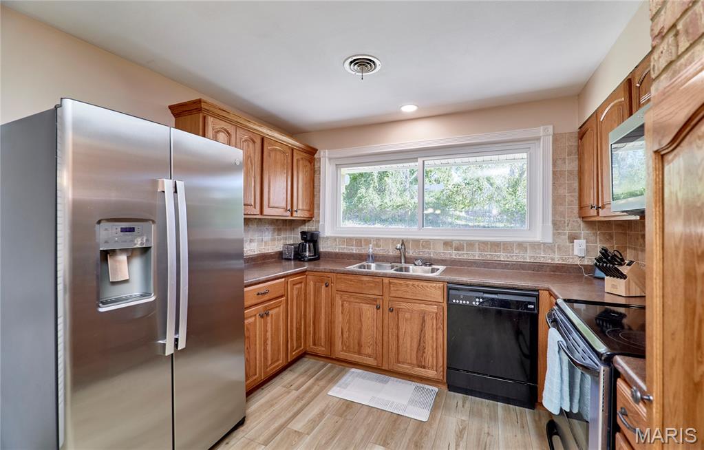 103 Calico Lane Ballwin, MO 63011 - Photo 17 of 37