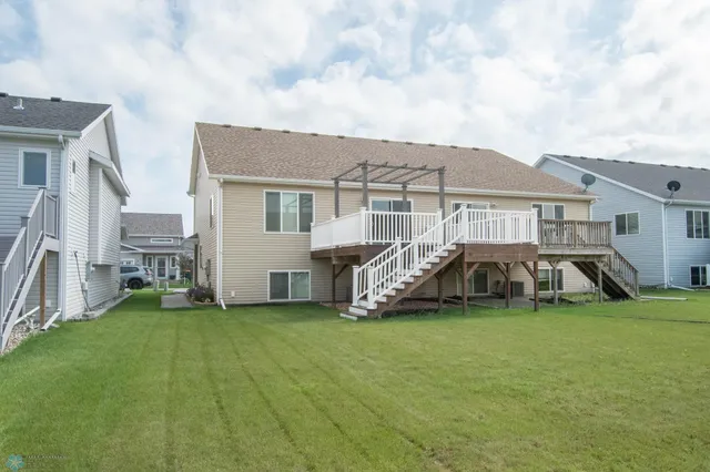 $289,900 | 1381 Westport Beach Way, West Fargo, ND 58078