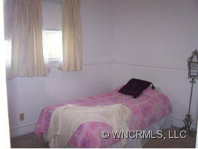 2488 Old Greenlee Road Marion, NC 28752 - Photo 6 of 18 Gallery Image 6