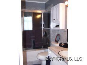 2488 Old Greenlee Road Marion, NC 28752 - Photo 7 of 18 Gallery Image 7