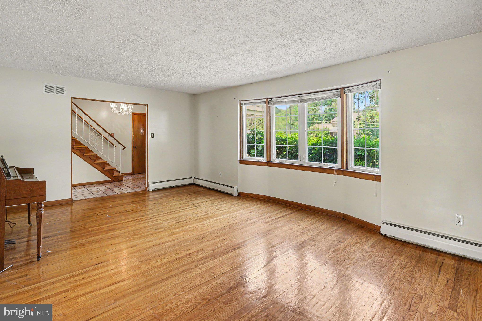 524 Highgate Road Norristown, PA 19403 - Photo 10 of 28