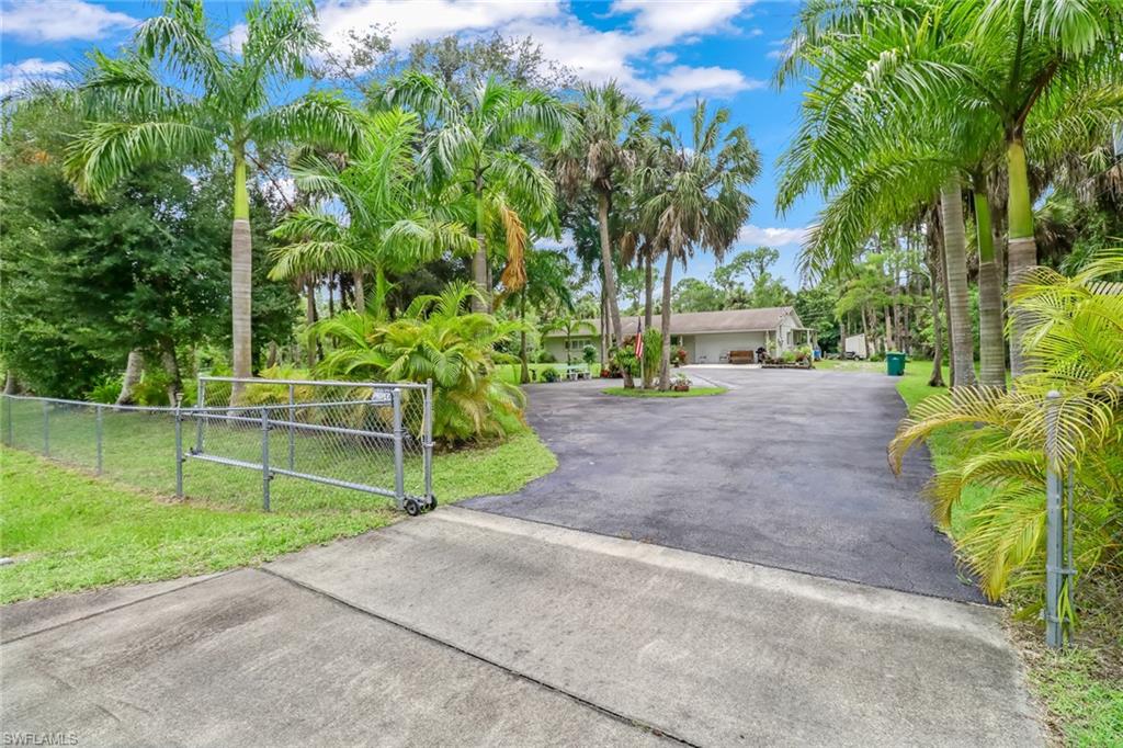 761 11th Street Southwest Naples, FL 34117 - Photo 4 of 26 Gallery Image 4