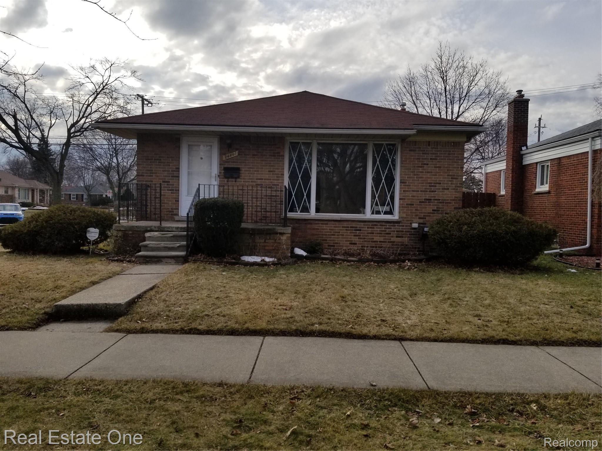 24601 Scotia Road Oak Park, MI 48237 - Photo 2 of 30 front.jpg