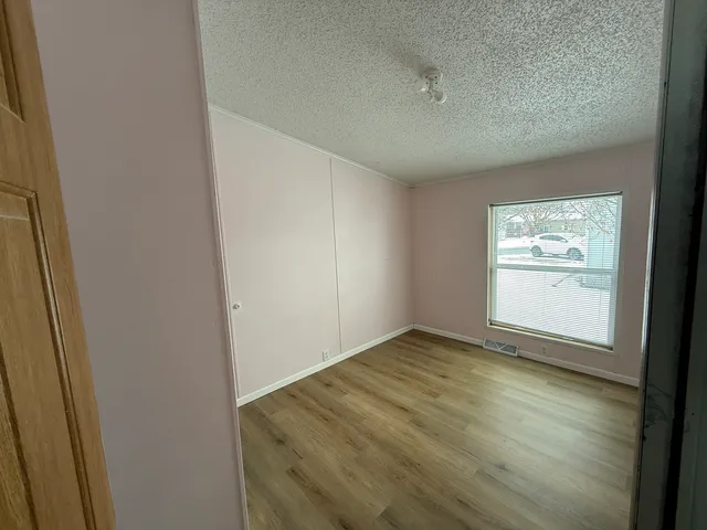 a view of empty room with window