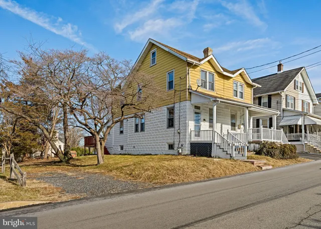 $420,000 | 117 Karrs Lane, Conshohocken, PA 19428