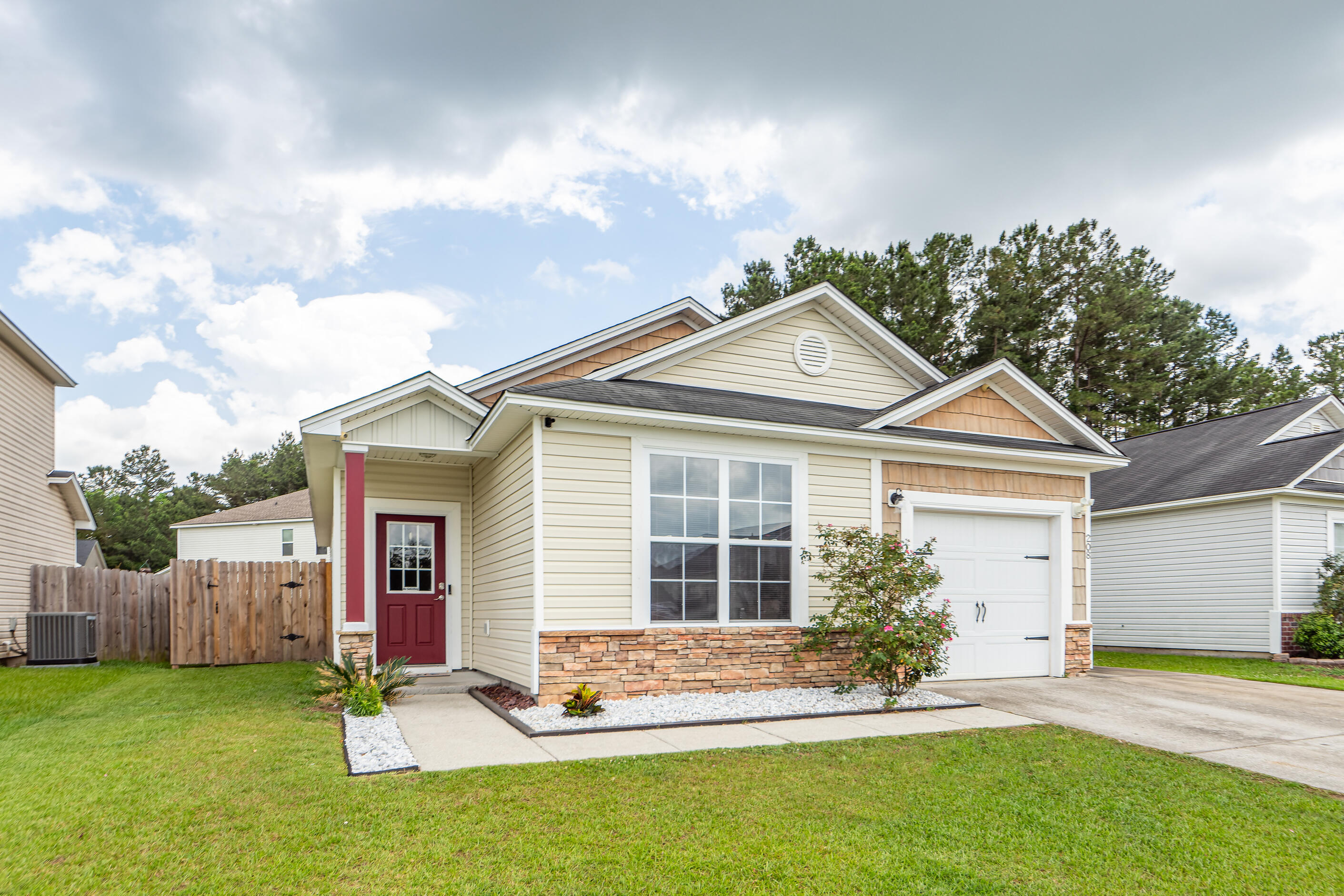 208 Summer View Road Summerville, SC 29486 - Photo 30 of 32 30