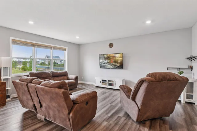 $495,000 | 1250 Maple Lane, Carver, MN 55315