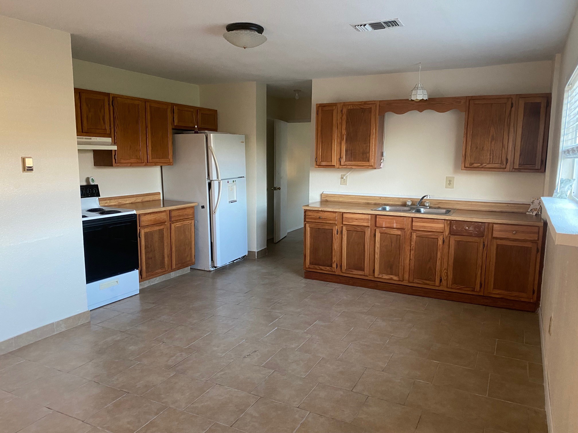 6429 FM 2218 Road, Unit B Richmond, TX 77469 - Photo 3 of 9