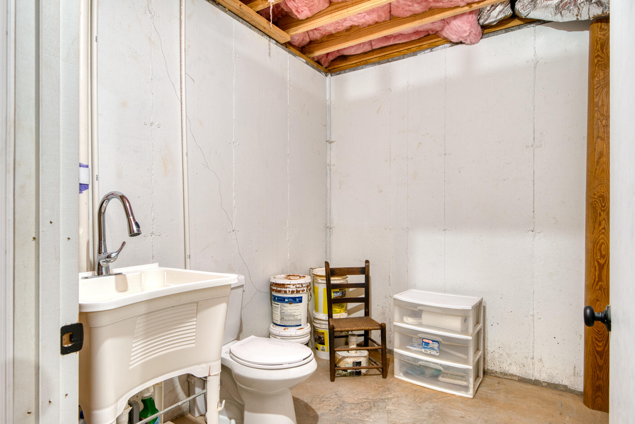 567 Weeks Road Northwest Floyd, VA 24091 - Photo 66 of 71 a bathroom with a sink a toilet and a mirror