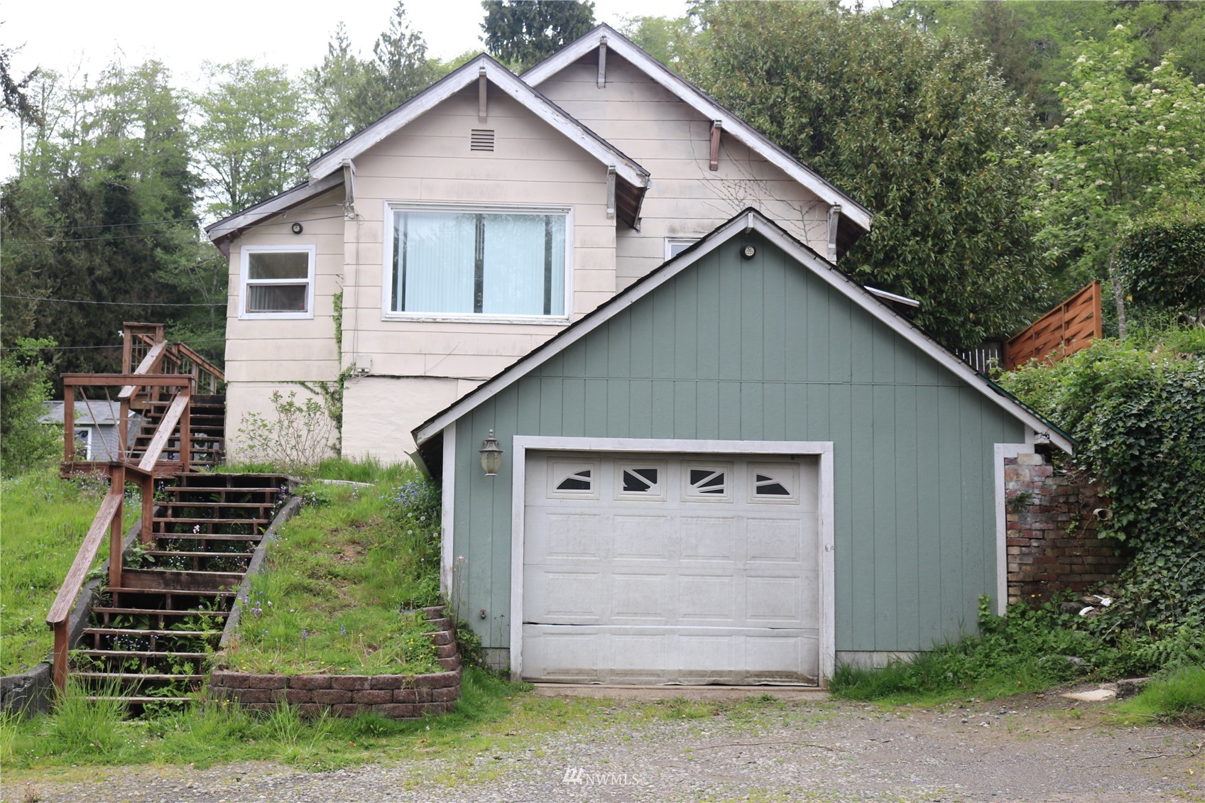 1810 Ranier Street Aberdeen, WA 98520 - Photo 1 of 24 Gallery Image 1