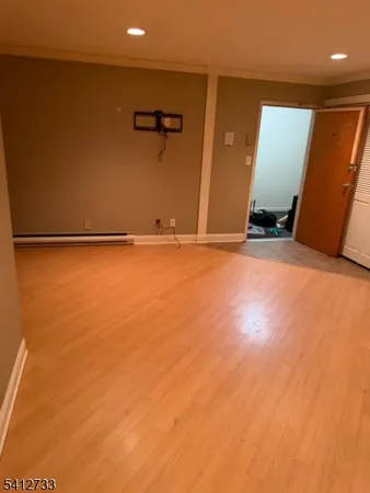 $2,600 | 305 Federal Hill Road, Pompton Lakes, NJ 07442