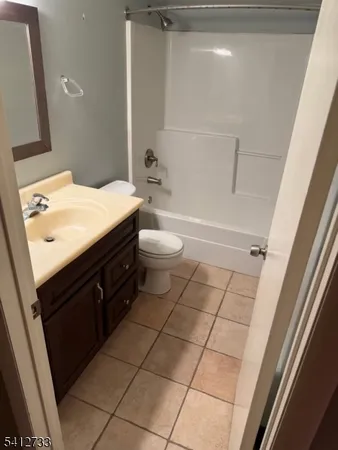 $2,600 | 305 Federal Hill Road, Pompton Lakes, NJ 07442