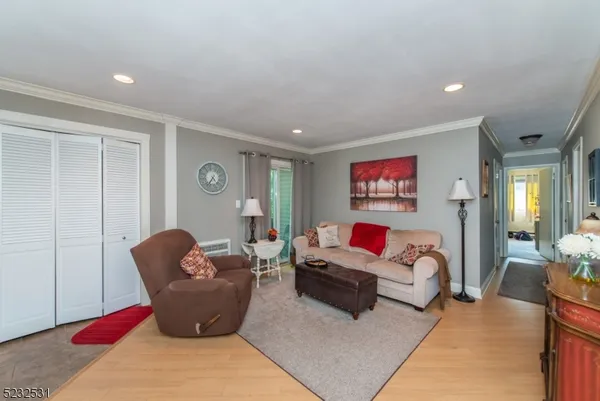 $2,600 | 305 Federal Hill Road, Pompton Lakes, NJ 07442