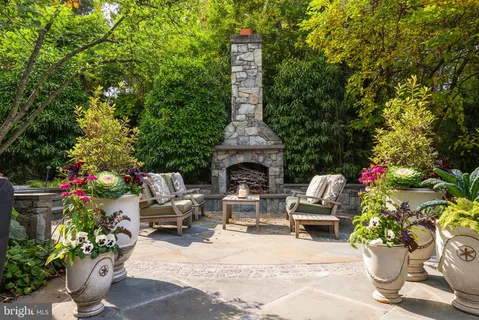 $2,495,000 | 215 Woodland Terrace, Unit A, Alexandria, VA 22302