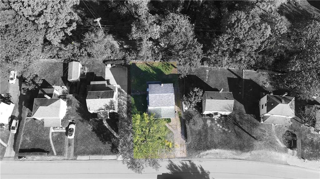 223 Nantucket Drive Pittsburgh, PA 15236 - Photo 20 of 25 an aerial view of multiple houses with yard