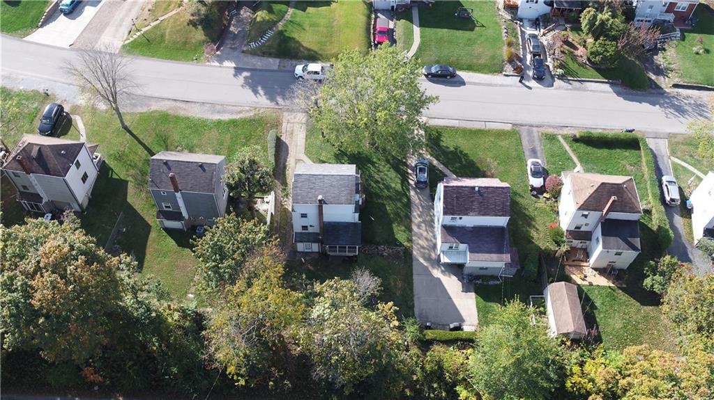 223 Nantucket Drive Pittsburgh, PA 15236 - Photo 23 of 25 an aerial view of multiple houses with yard