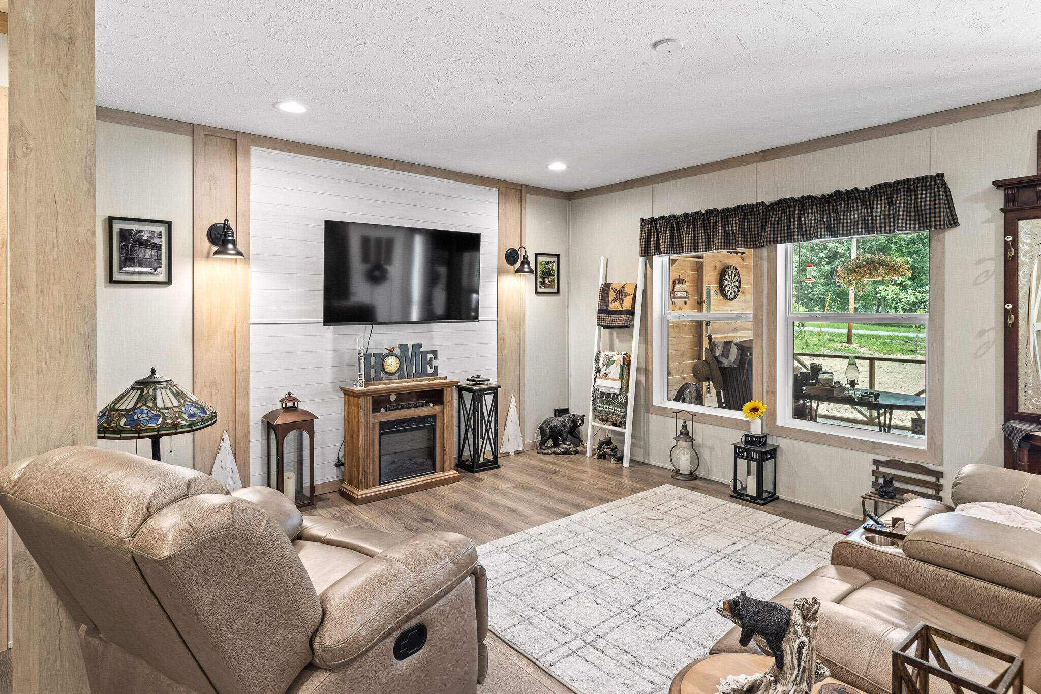 1231 Black Mountain Road Dunlap, TN 37327 - Photo 9 of 34 Living Room
