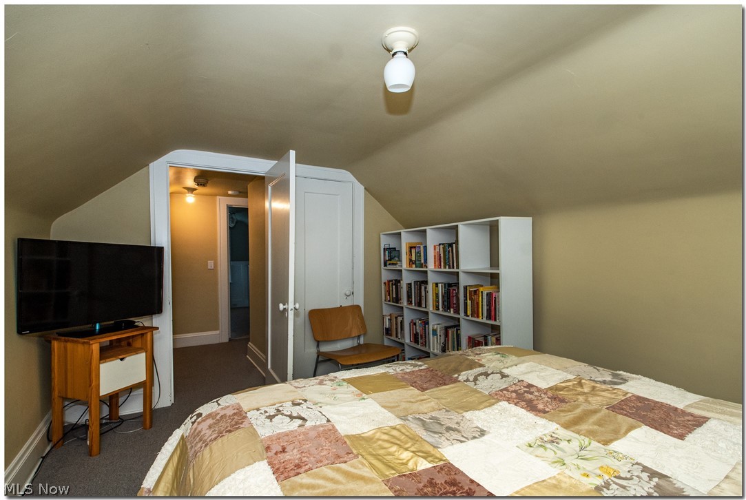 3246 Warrington Road Cleveland, OH 44120 - Photo 29 of 35