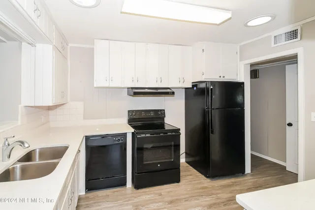 $1,780 | 6238 Green Pine Lane, Jacksonville, FL 32277