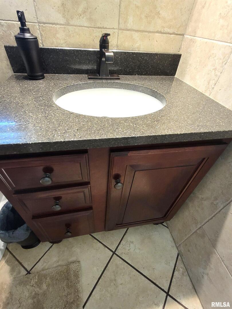 2753 North Stanford Road Flora, IL 62839 - Photo 43 of 99