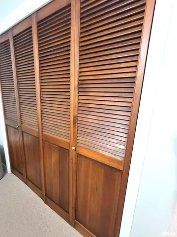 $449,000 | 2753 North Stanford Road, Flora, IL 62839