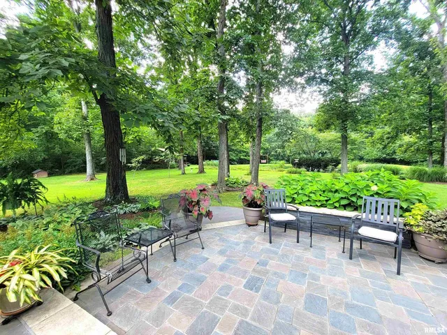 $449,000 | 2753 North Stanford Road, Flora, IL 62839