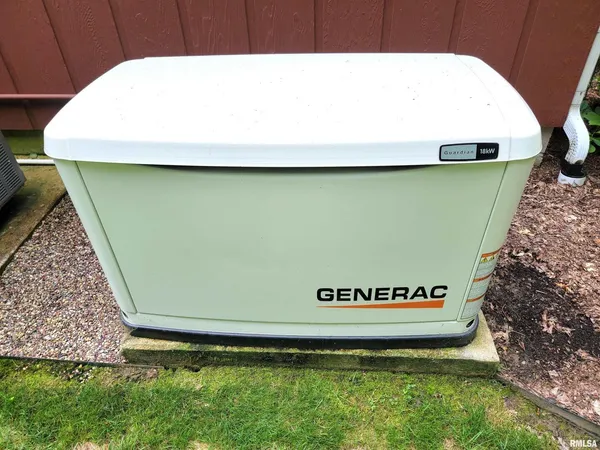 $399,000 | 2753 North Stanford Road, Flora, IL 62839