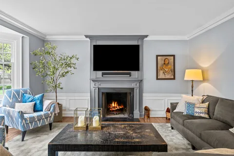 $2,895,000 | 865 Church Street, Lake Forest, IL 60045