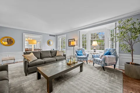 $2,895,000 | 865 Church Street, Lake Forest, IL 60045