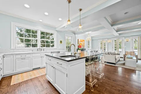 $2,895,000 | 865 Church Street, Lake Forest, IL 60045