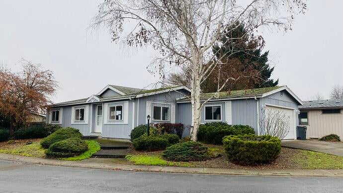 555 Freeman Road, Unit 25 Central Point, OR 97502 - Photo 1 of 33 Front