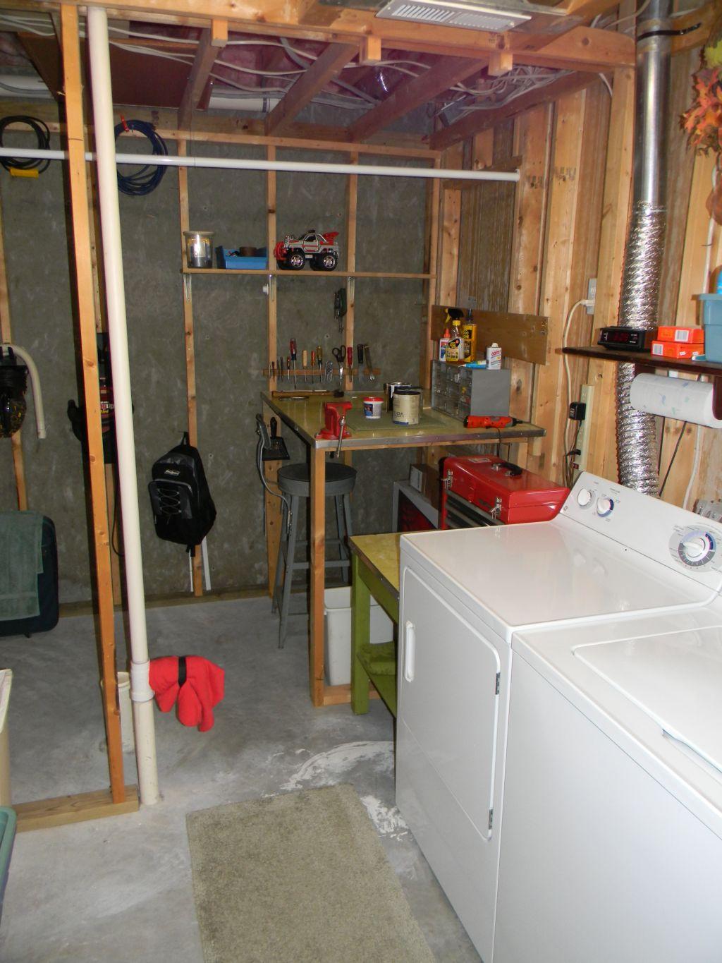 3116 McVitty Road Roanoke, VA 24018 - Photo 22 of 36 Laundry Room