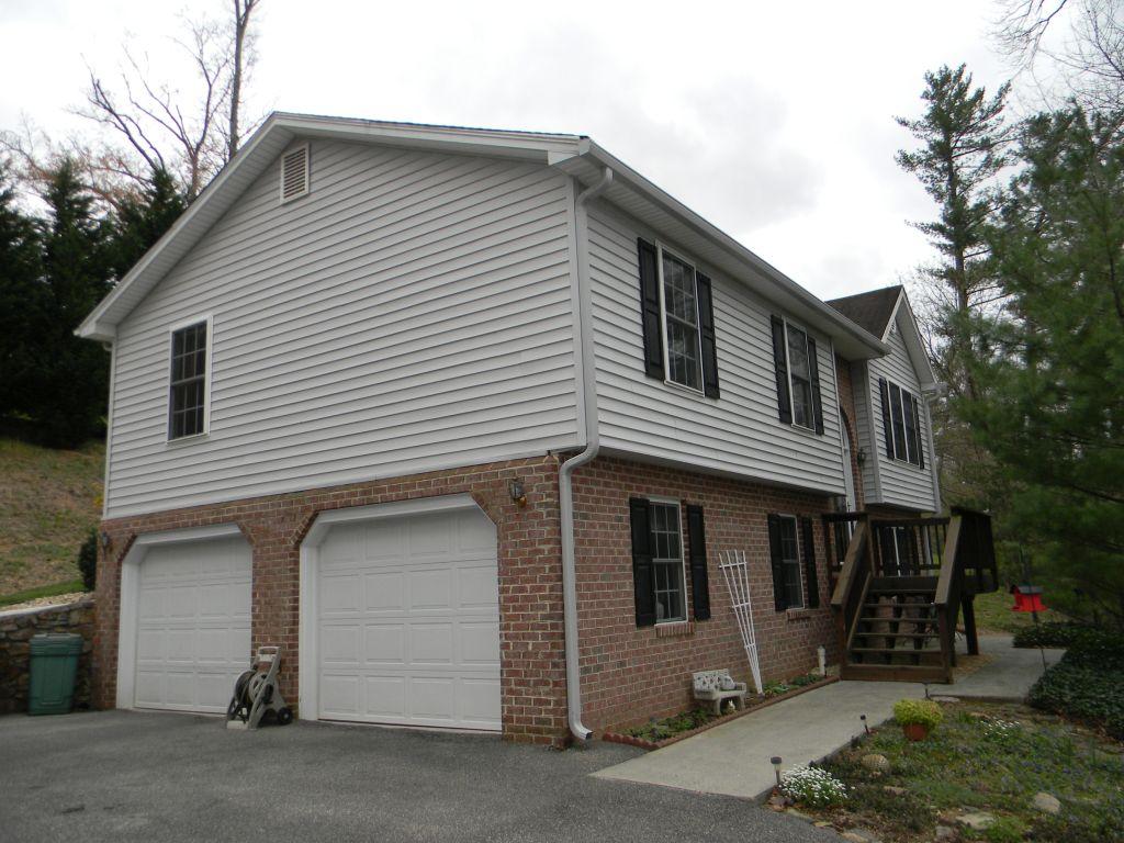 3116 McVitty Road Roanoke, VA 24018 - Photo 29 of 36 2 Car Garage