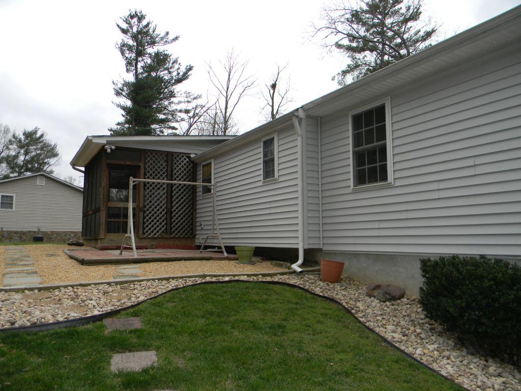 3116 McVitty Road Roanoke, VA 24018 - Photo 34 of 36 Rear Exterior and Screened Porch