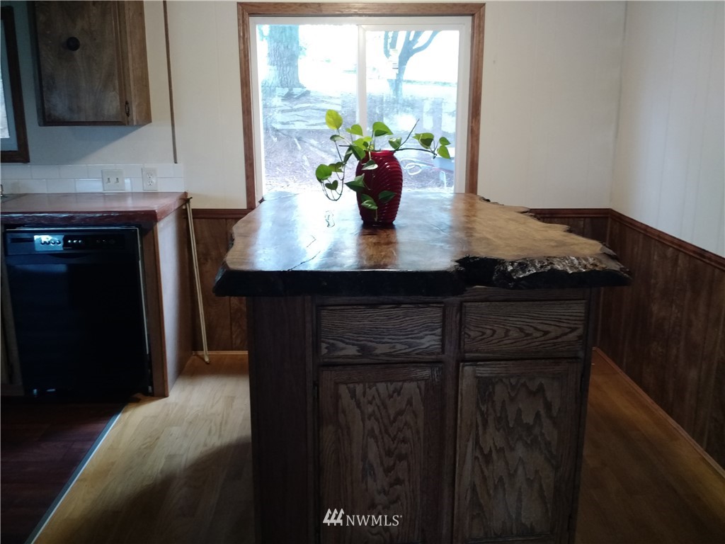 150 Nix Road Chehalis, WA 98532 - Photo 9 of 13 a kitchen with a table and chairs in it