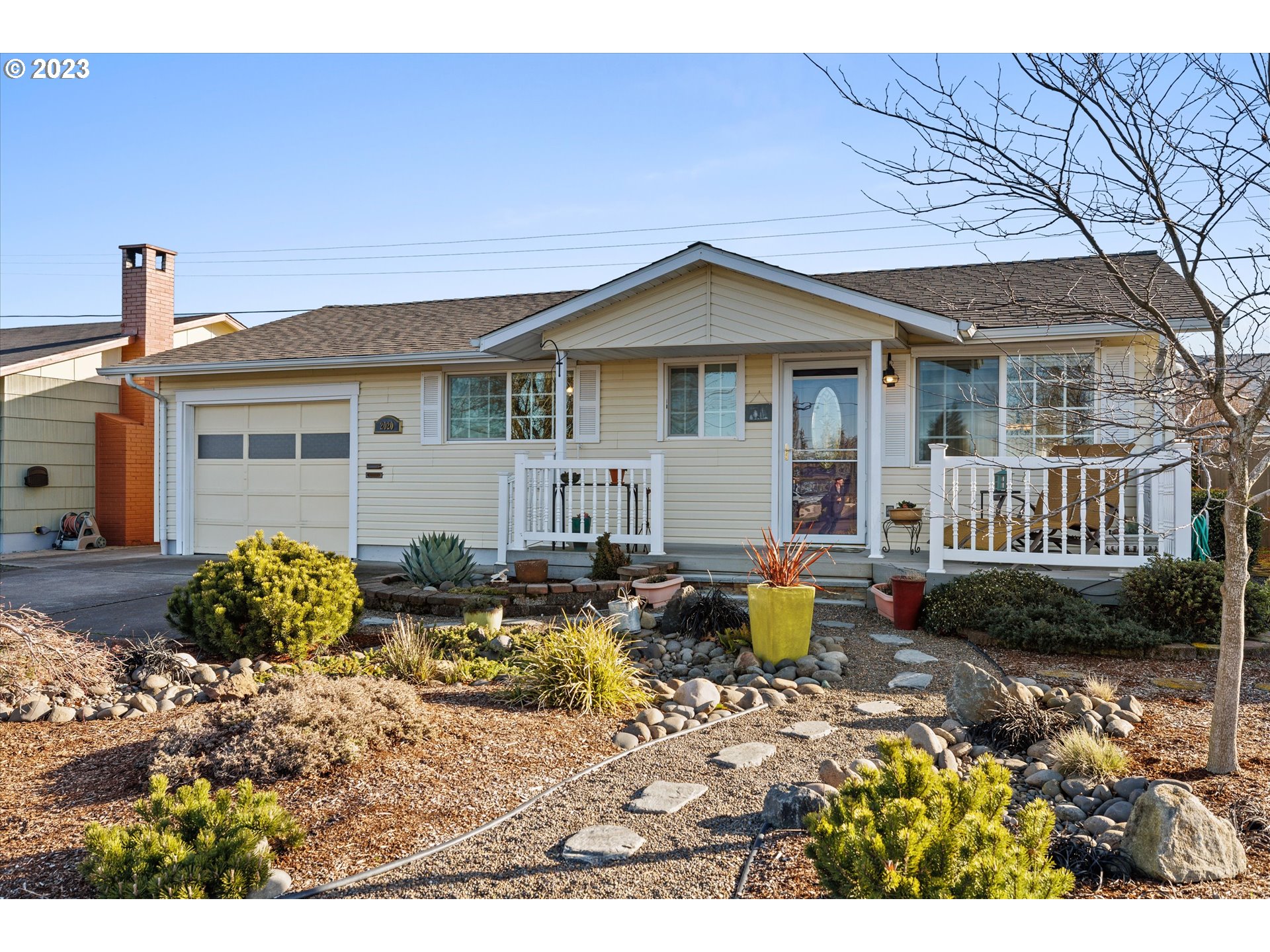 2020 Umpqua Road Woodburn, OR 97071 - Photo 1 of 28 Gallery Image 1