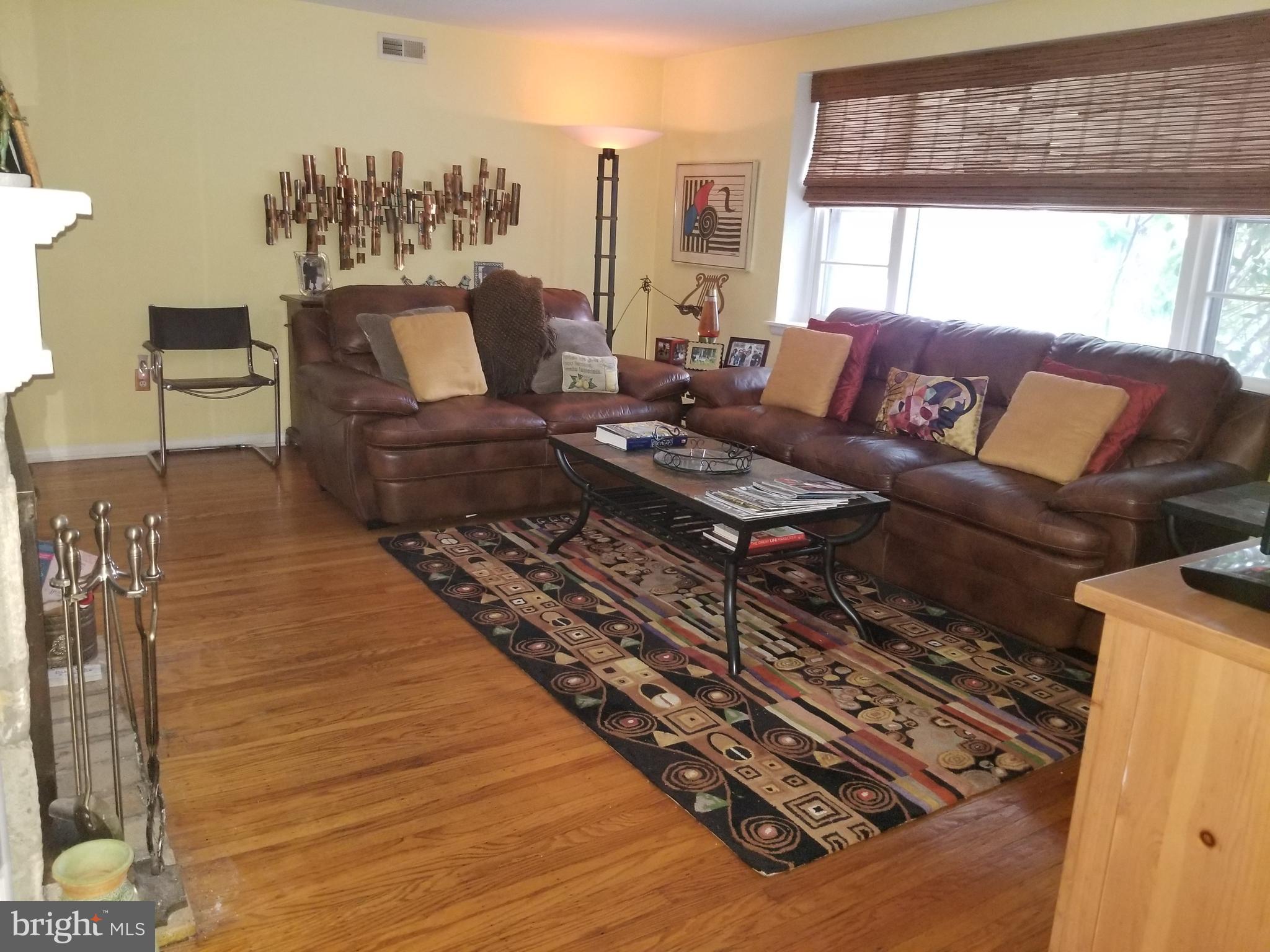 34 Mallard Road Southampton, PA 18966 - Photo 12 of 27 Living Rm