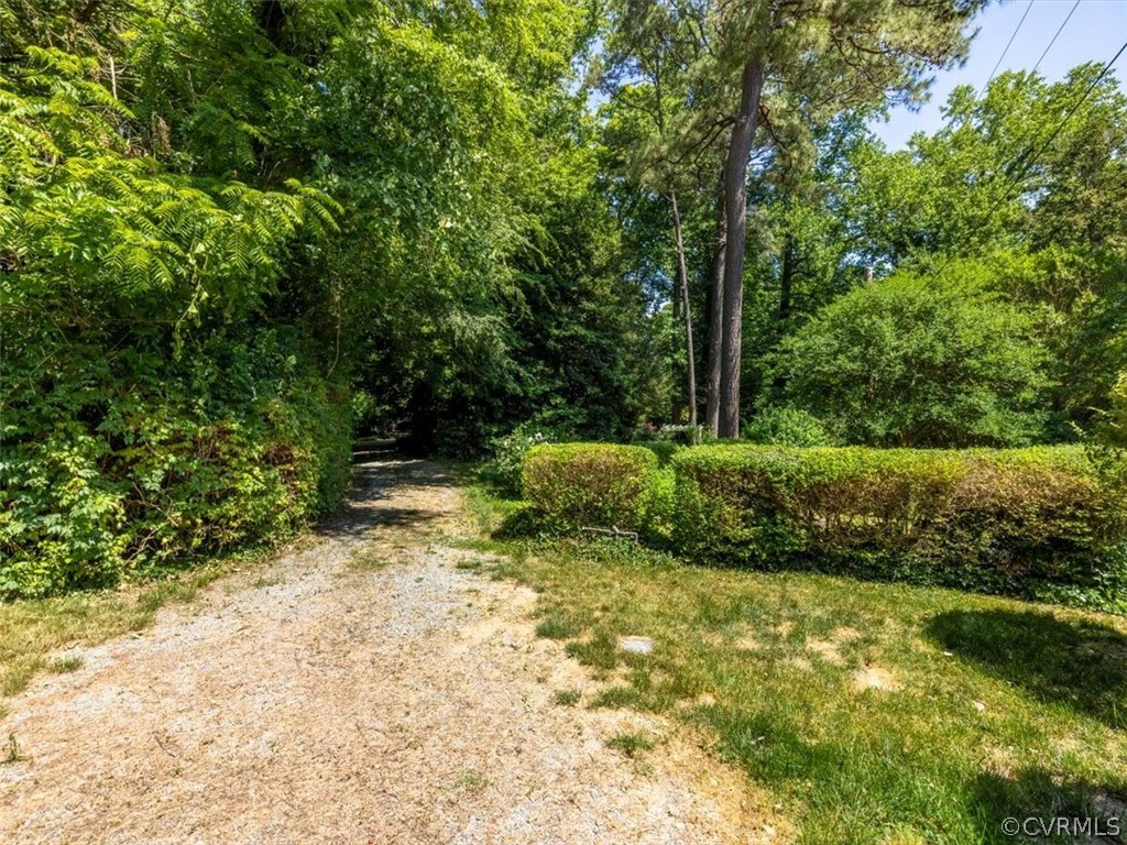 4610 Butte Road Richmond, VA 23235 - Photo 33 of 48 a view of backyard with green space