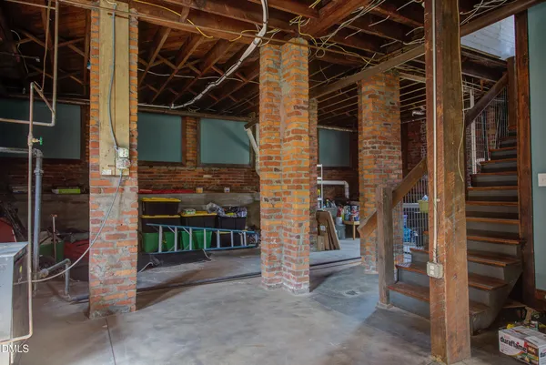 a view of entryway front of house