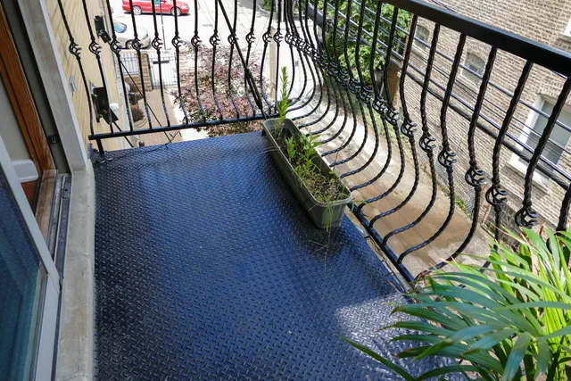 $2,195 | 1531 West Hollywood Avenue, Unit 2, Chicago, IL 60660