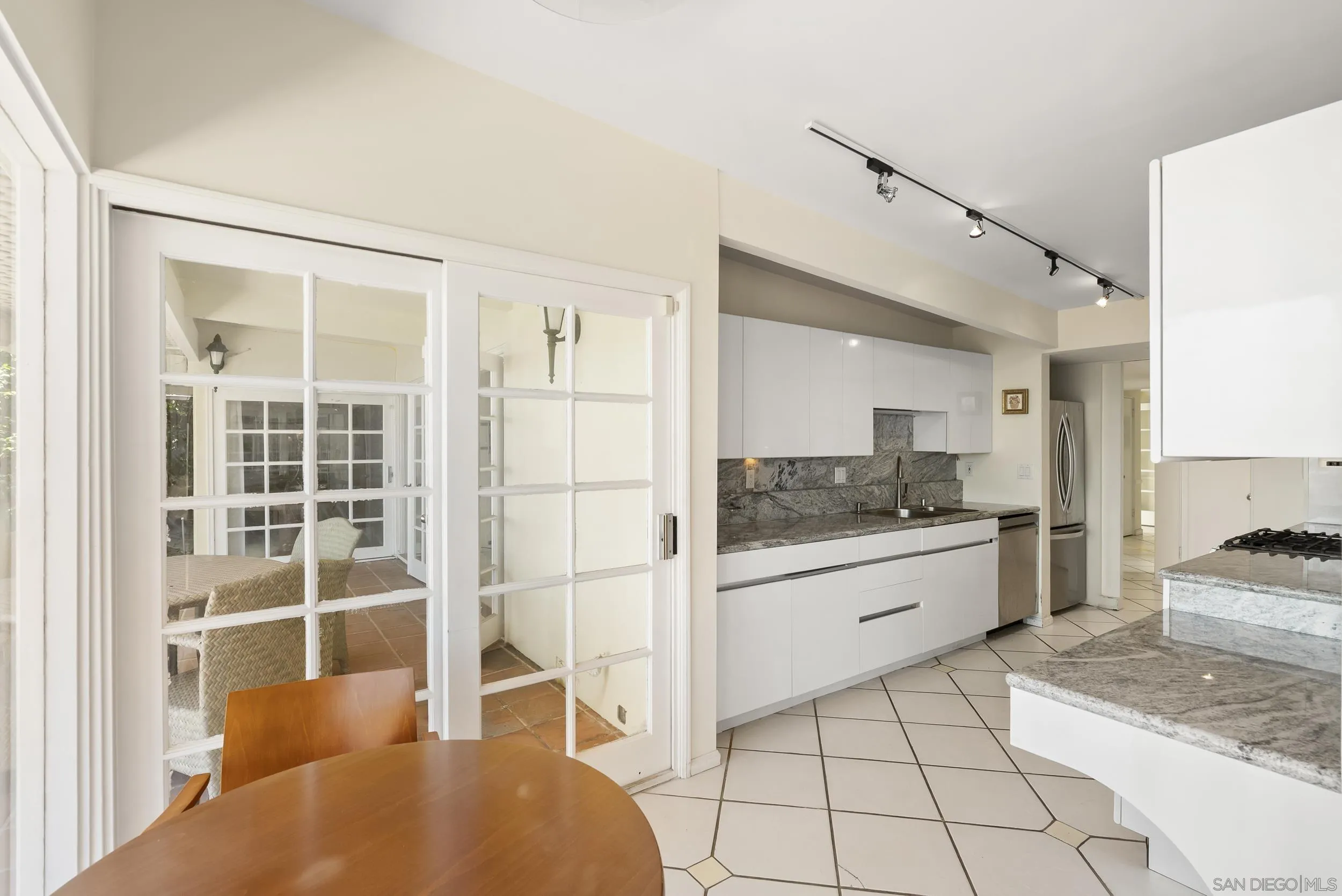 2326 Rue Adriane La Jolla, CA 92037 - Photo 14 of 42